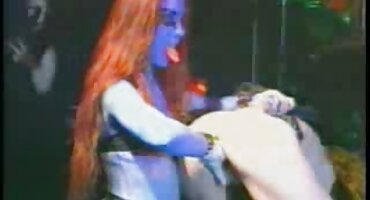 sex hiếp dâm khi đang ngủ Người phụ nữ học cách làm tình bo chong nang dau sex với cặp vợ chồng mới cưới.