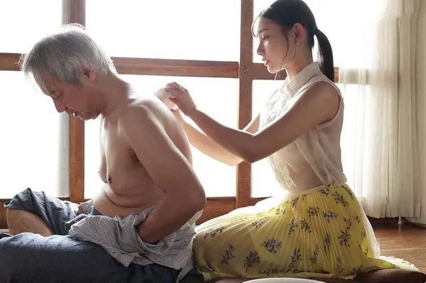 sex jean Nàng dâu xinh đẹp về quê chăm sóc bố Anh xã nhưng bố đã thiếu thốn quá lâu