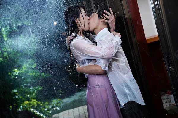 phim sex gái xinh trung quốc mới nhất Chuyện tình với “dì ruột” trong một con mưa ướt đẫm